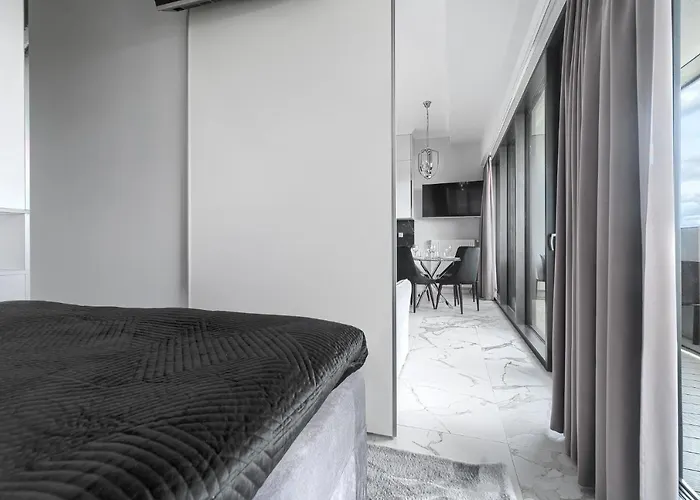 W Hanza Tower Apartment